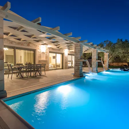 Artina Luxury Villa *