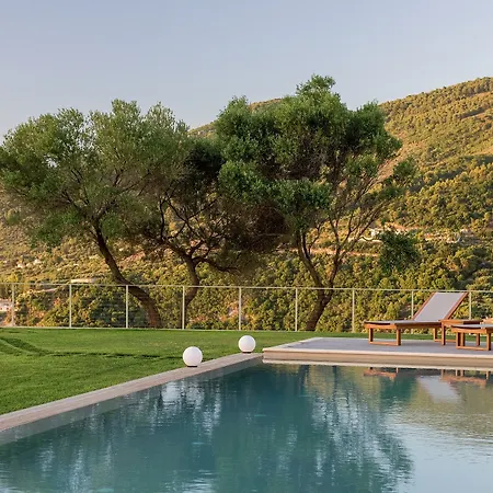 Artina Luxury Villa *