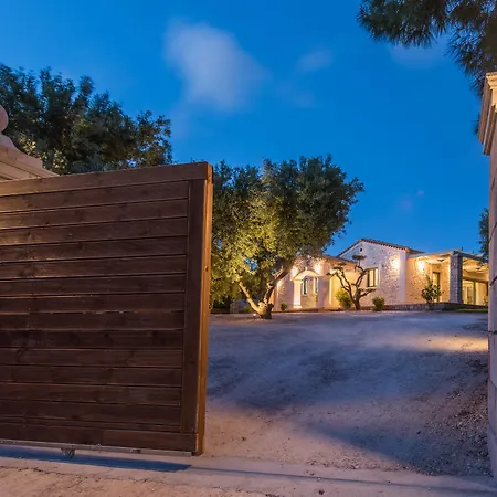 Artina Luxury *